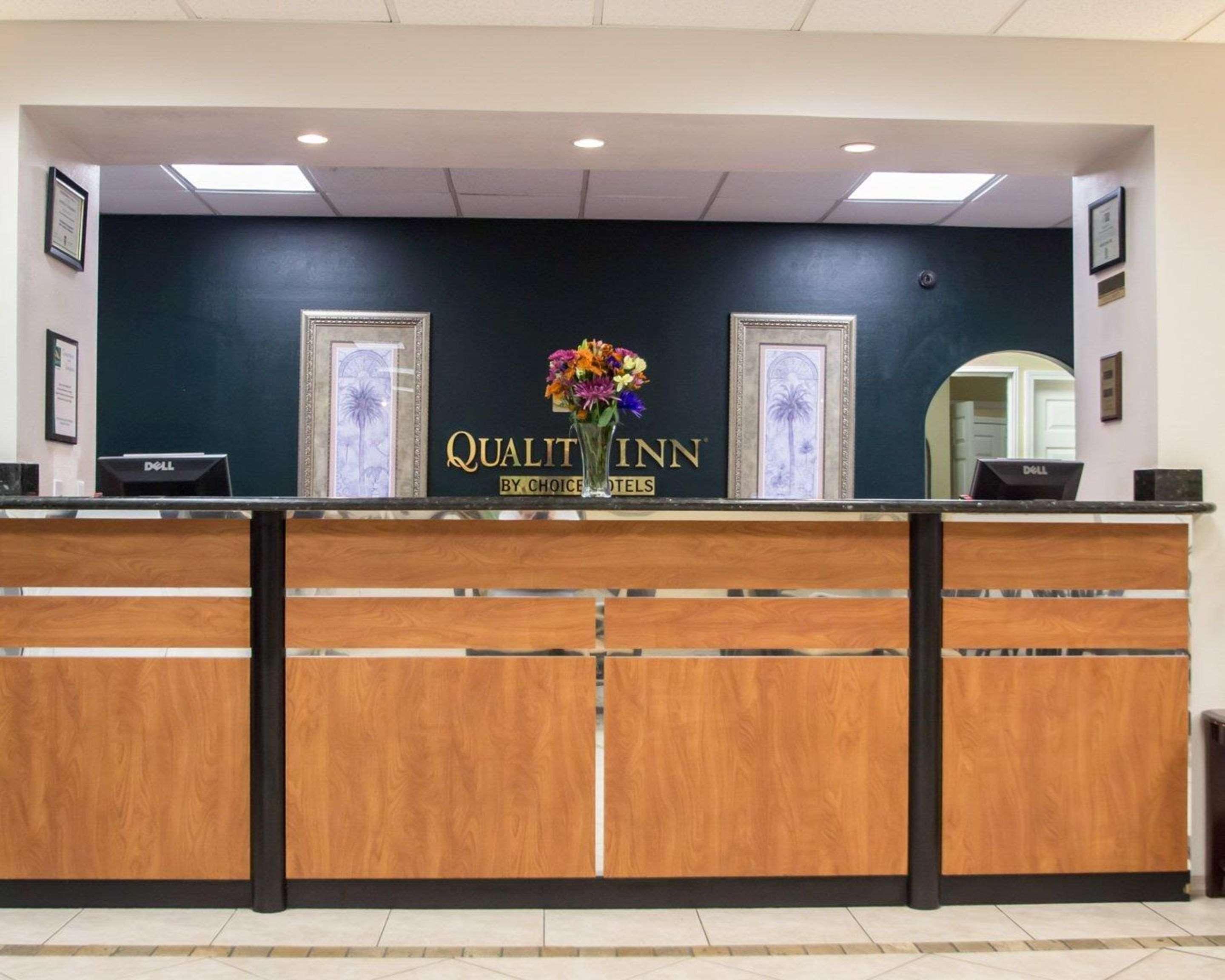 Quality Inn Kennedy Space Center Тайтусвилл Экстерьер фото
