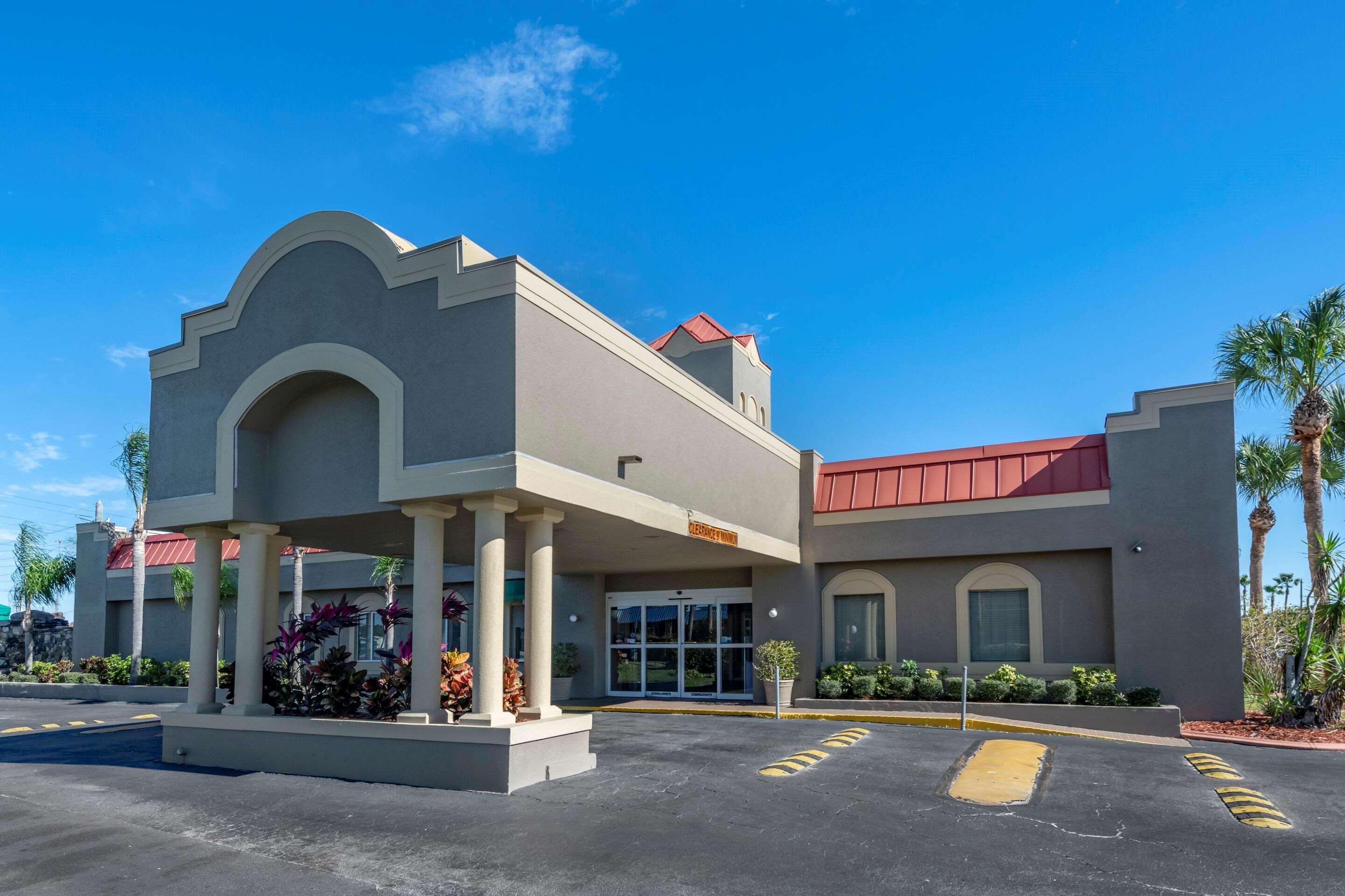 Quality Inn Kennedy Space Center Тайтусвилл Экстерьер фото