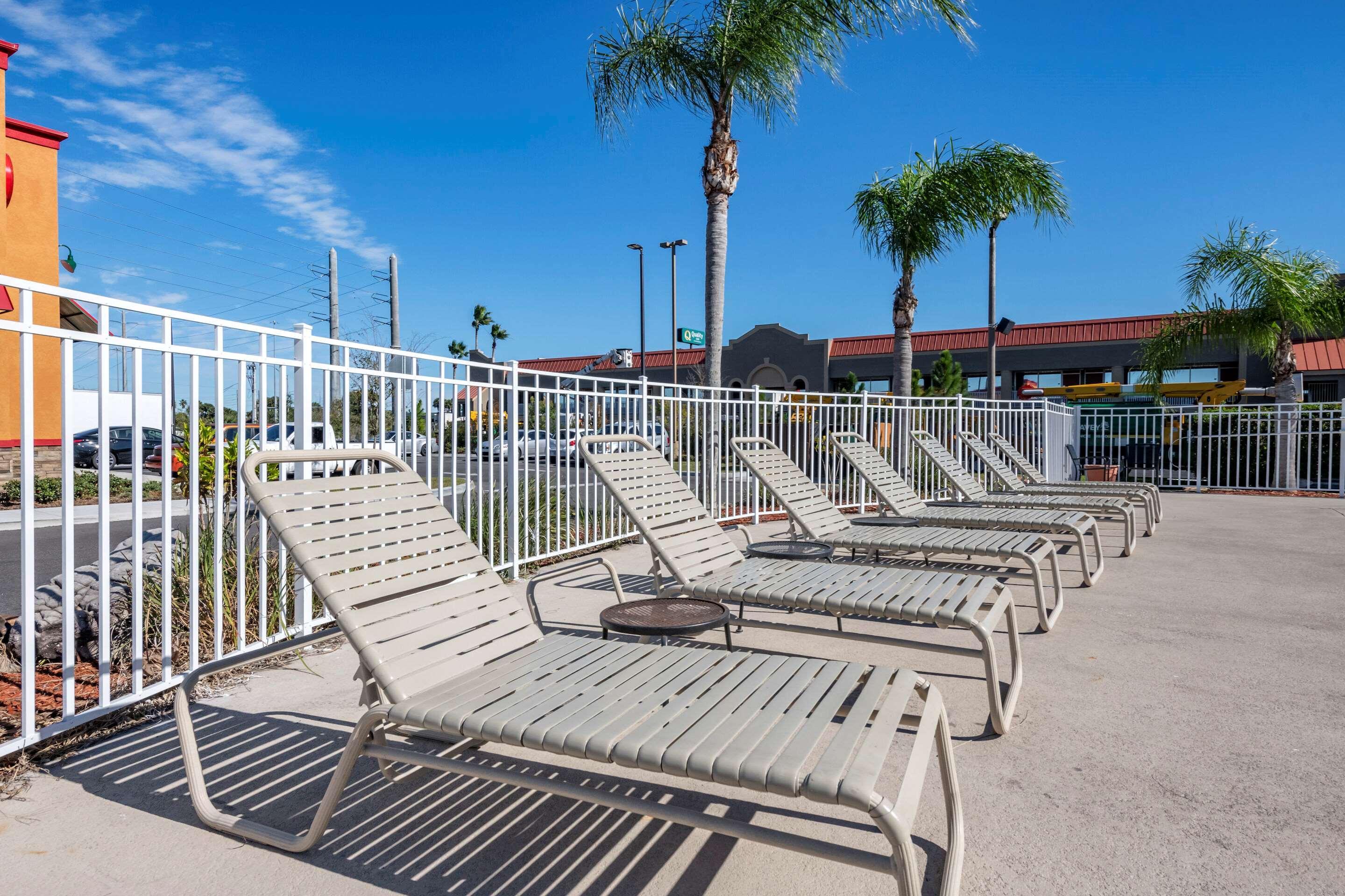 Quality Inn Kennedy Space Center Тайтусвилл Экстерьер фото