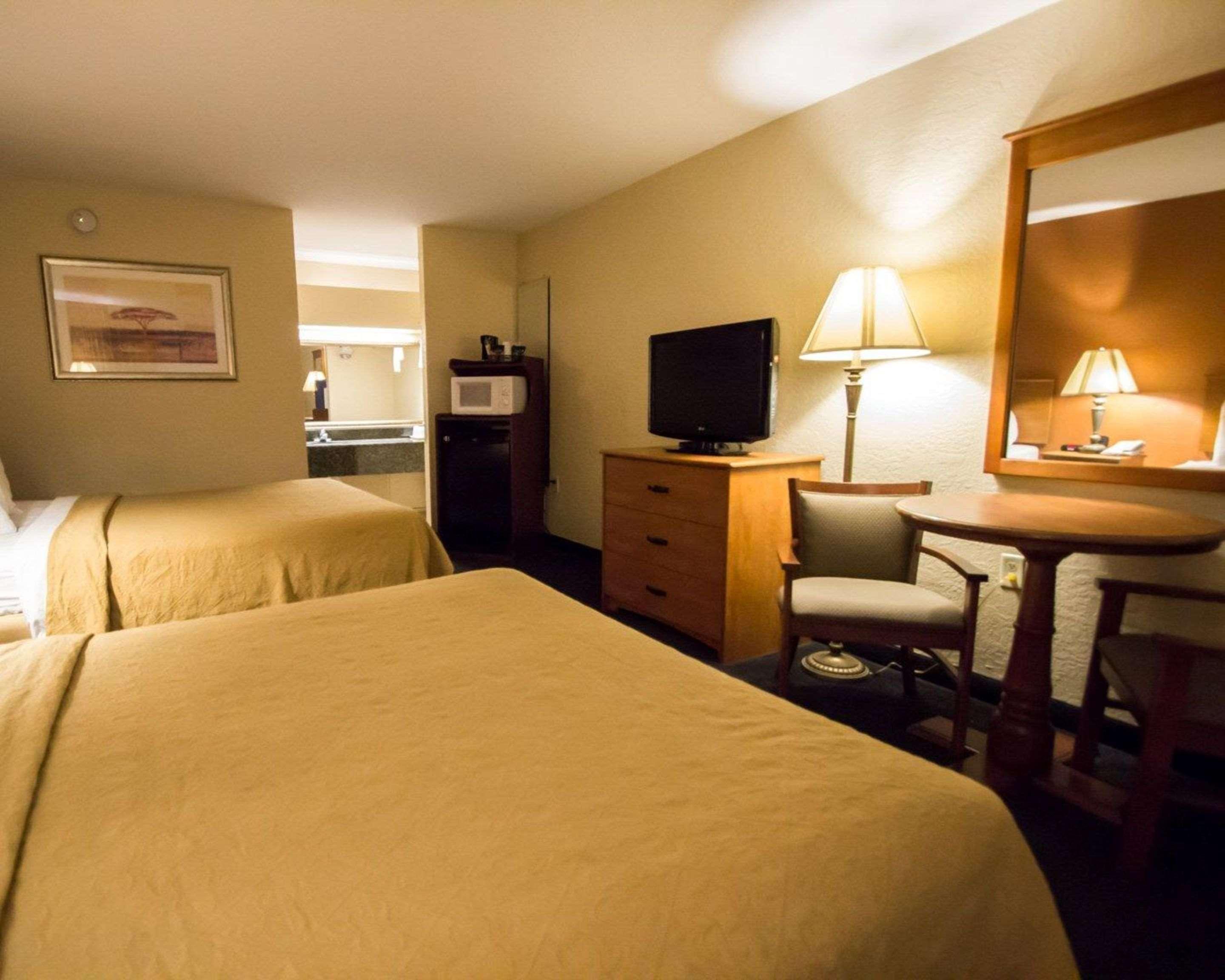 Quality Inn Kennedy Space Center Тайтусвилл Экстерьер фото