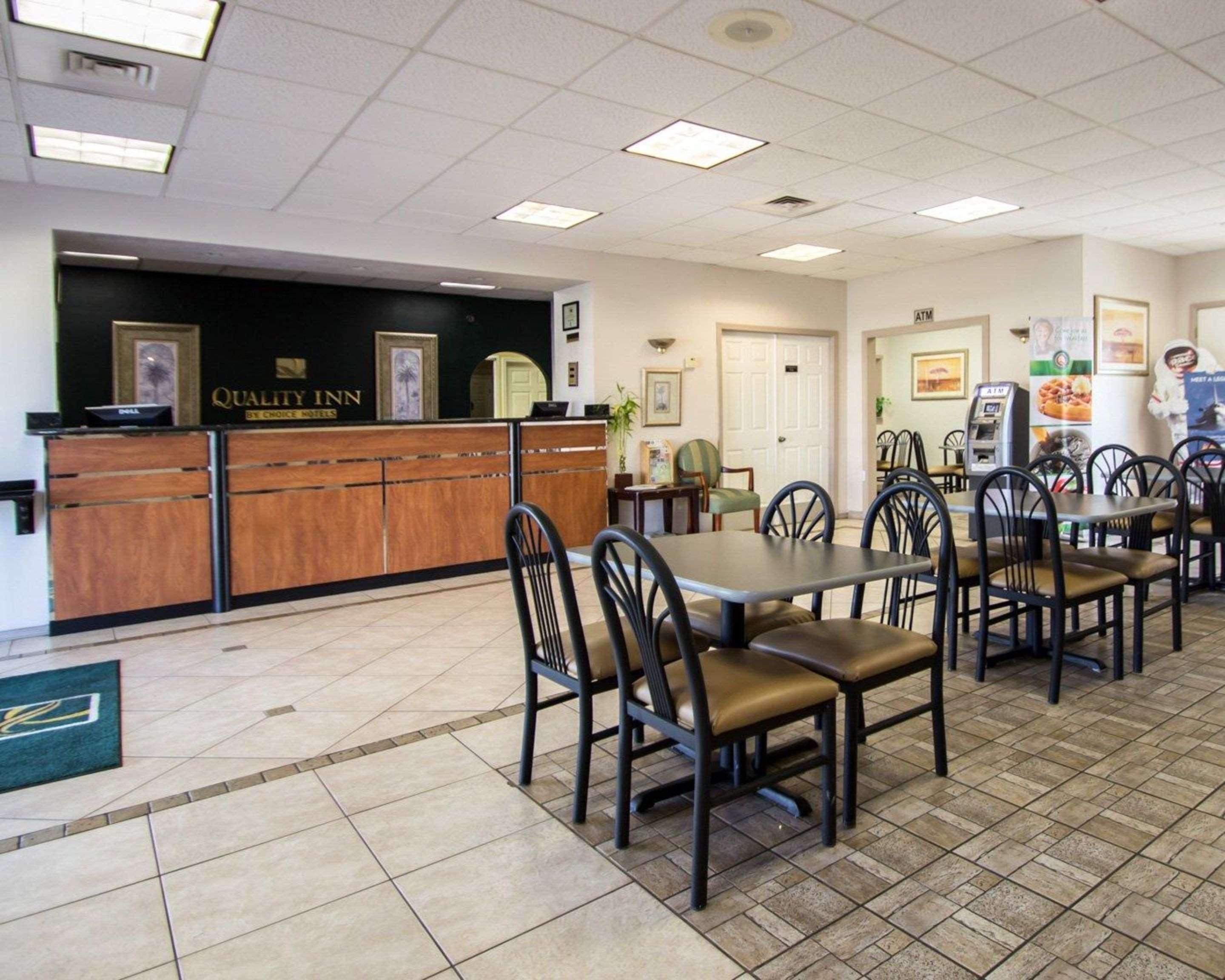 Quality Inn Kennedy Space Center Тайтусвилл Экстерьер фото