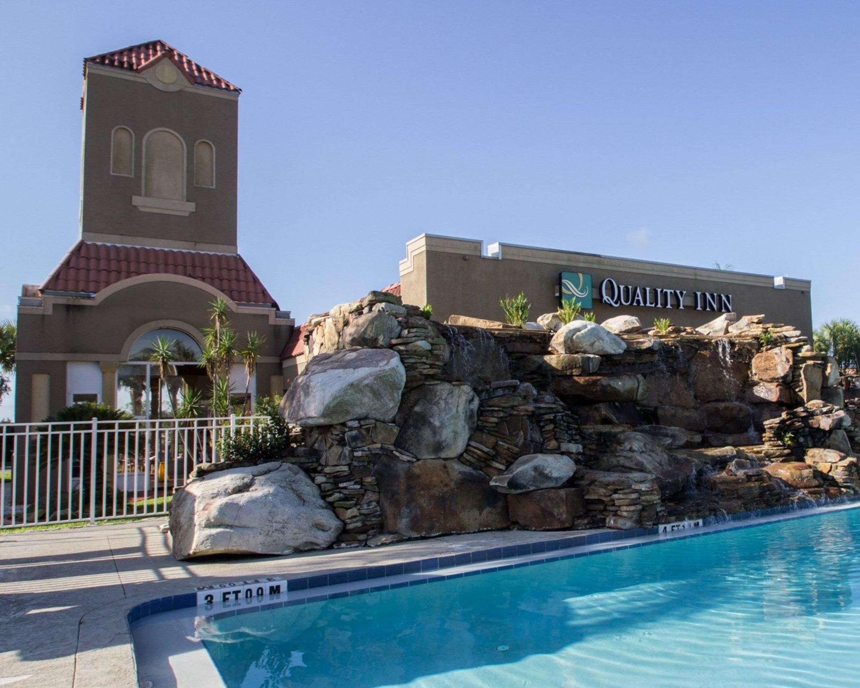 Quality Inn Kennedy Space Center Тайтусвилл Экстерьер фото