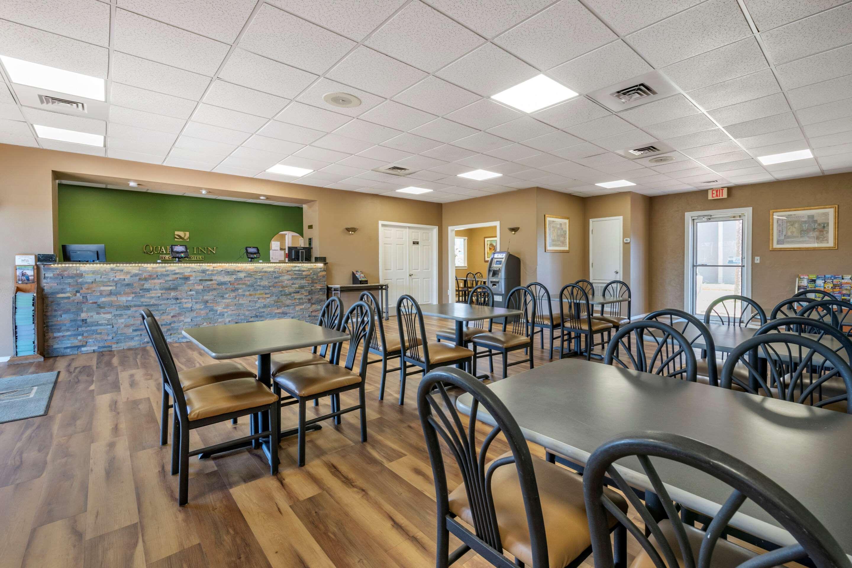 Quality Inn Kennedy Space Center Тайтусвилл Экстерьер фото