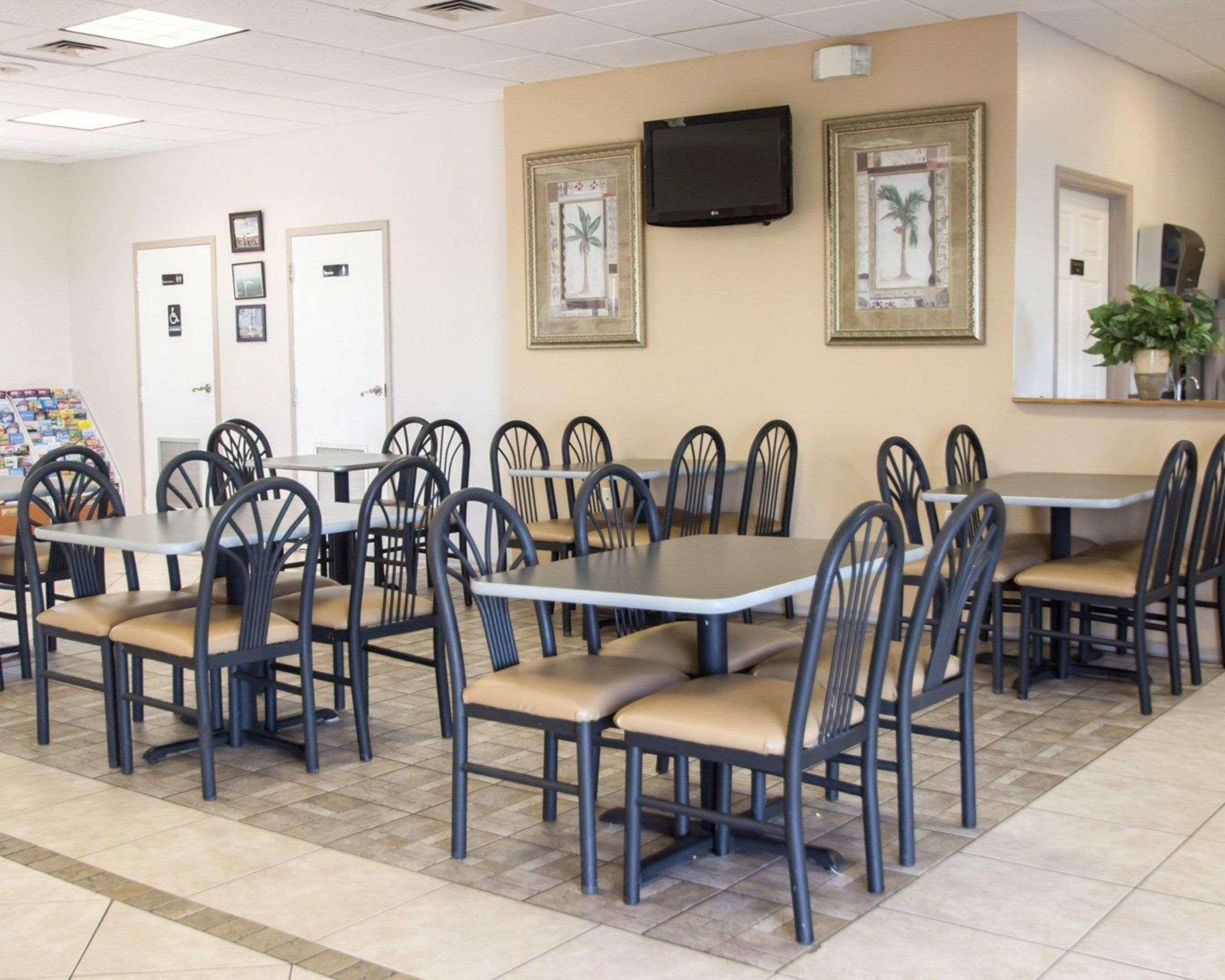 Quality Inn Kennedy Space Center Тайтусвилл Экстерьер фото