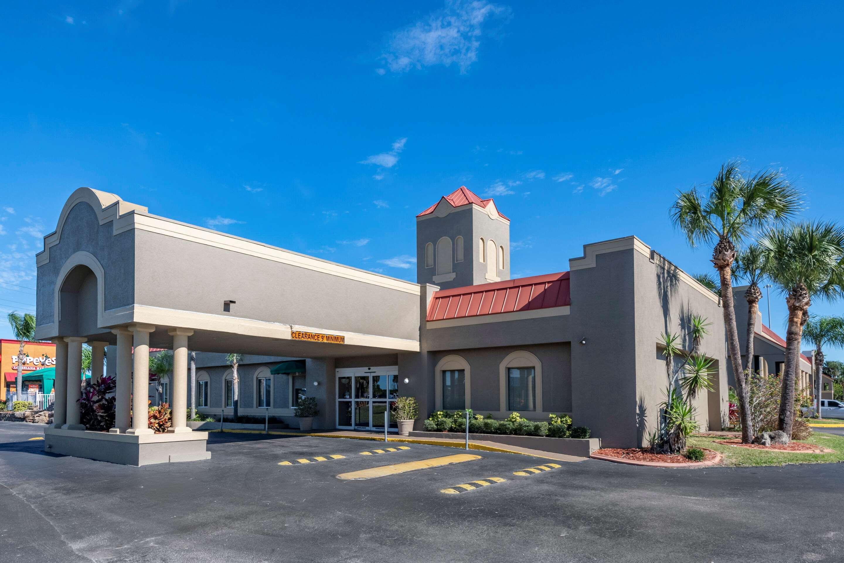 Quality Inn Kennedy Space Center Тайтусвилл Экстерьер фото