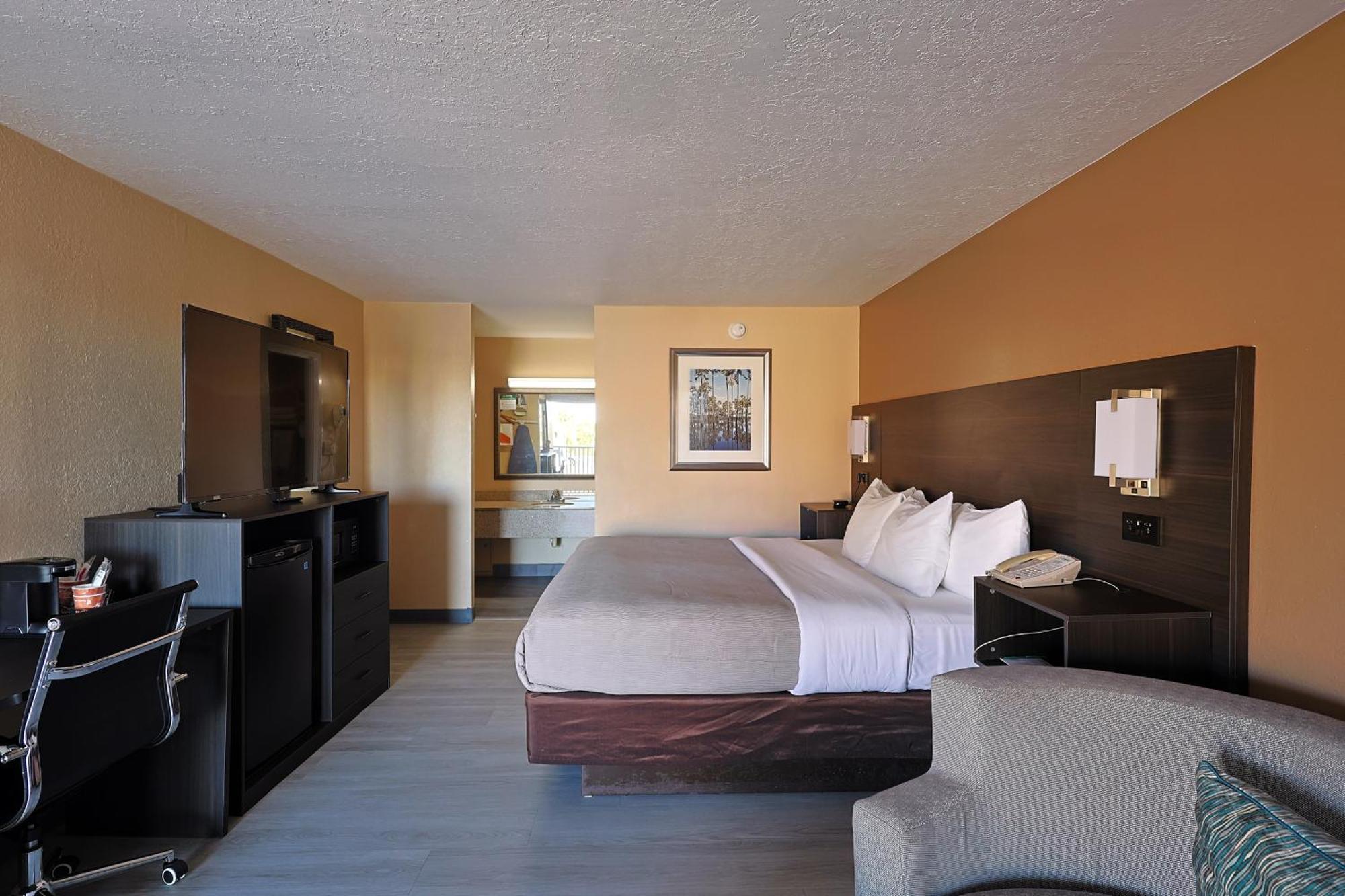 Quality Inn Kennedy Space Center Тайтусвилл Экстерьер фото