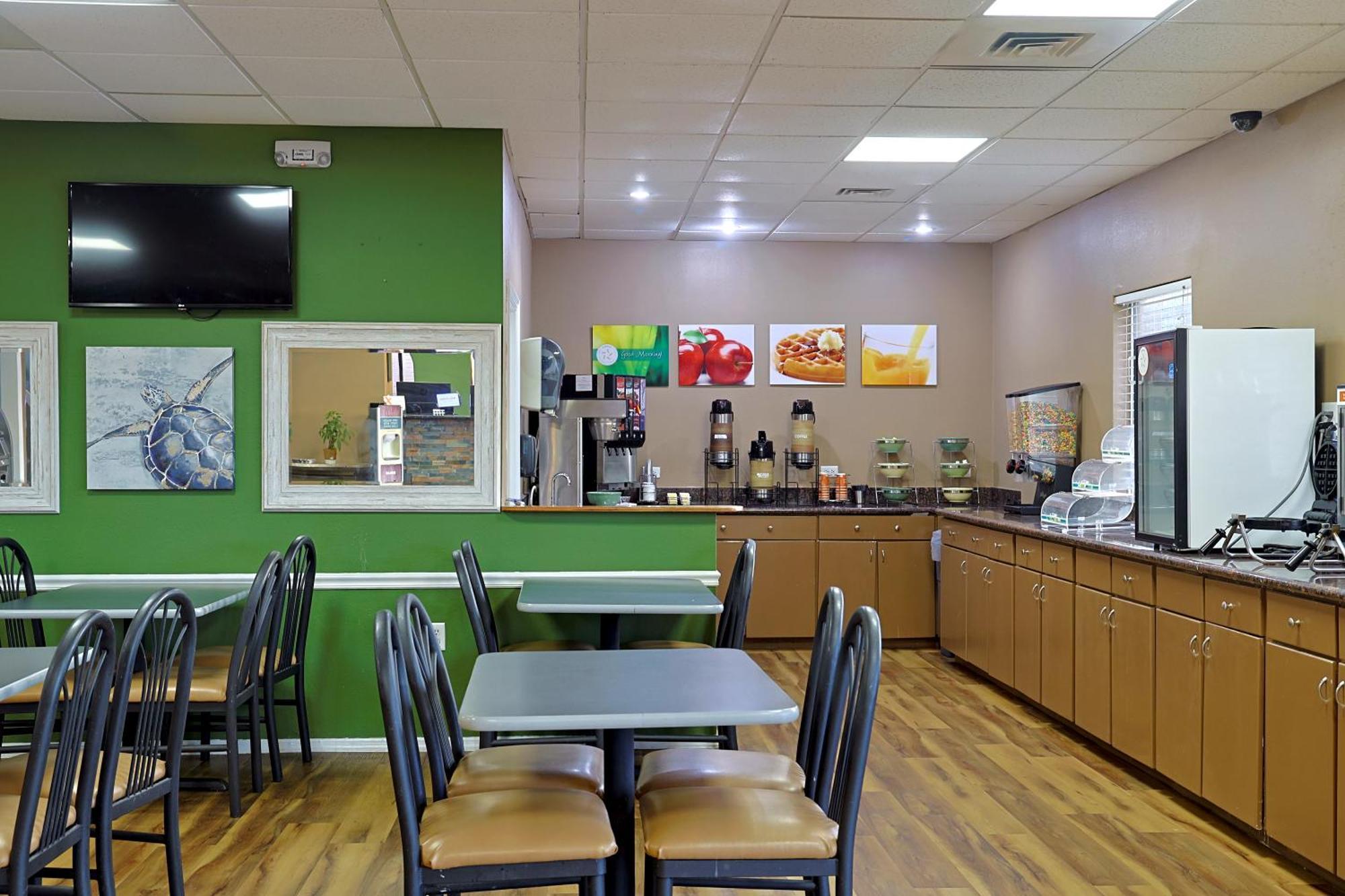 Quality Inn Kennedy Space Center Тайтусвилл Экстерьер фото