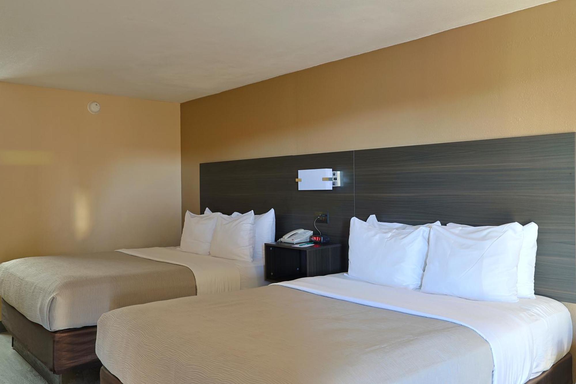 Quality Inn Kennedy Space Center Тайтусвилл Экстерьер фото