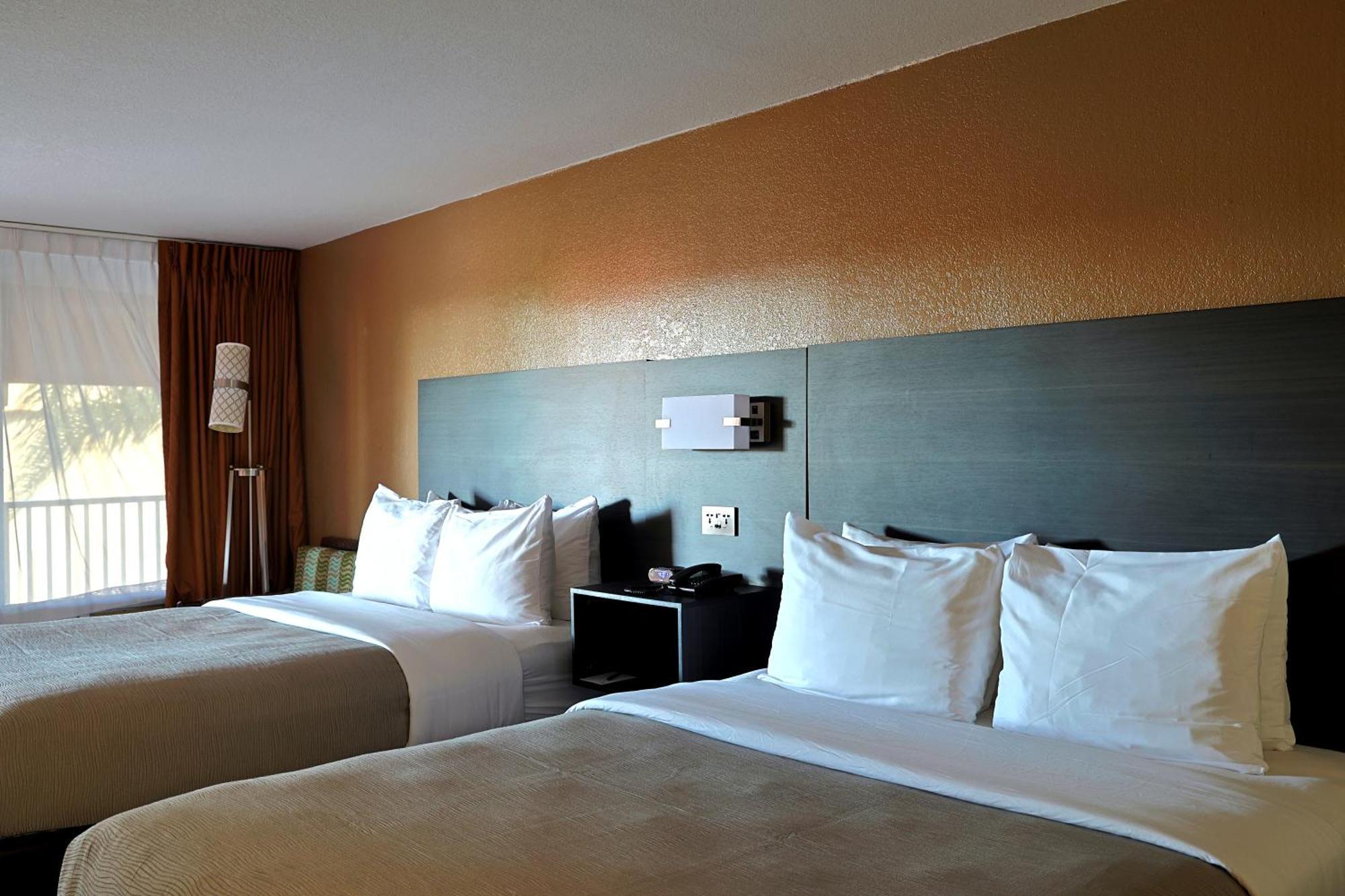 Quality Inn Kennedy Space Center Тайтусвилл Экстерьер фото