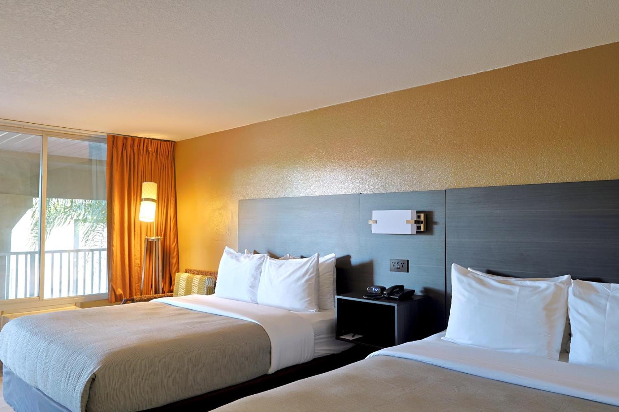 Quality Inn Kennedy Space Center Тайтусвилл Экстерьер фото