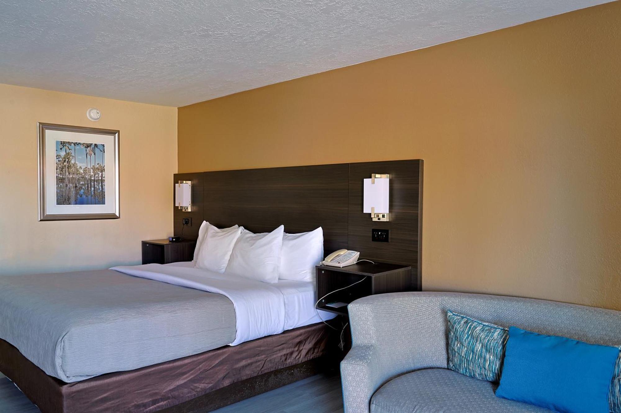 Quality Inn Kennedy Space Center Тайтусвилл Экстерьер фото