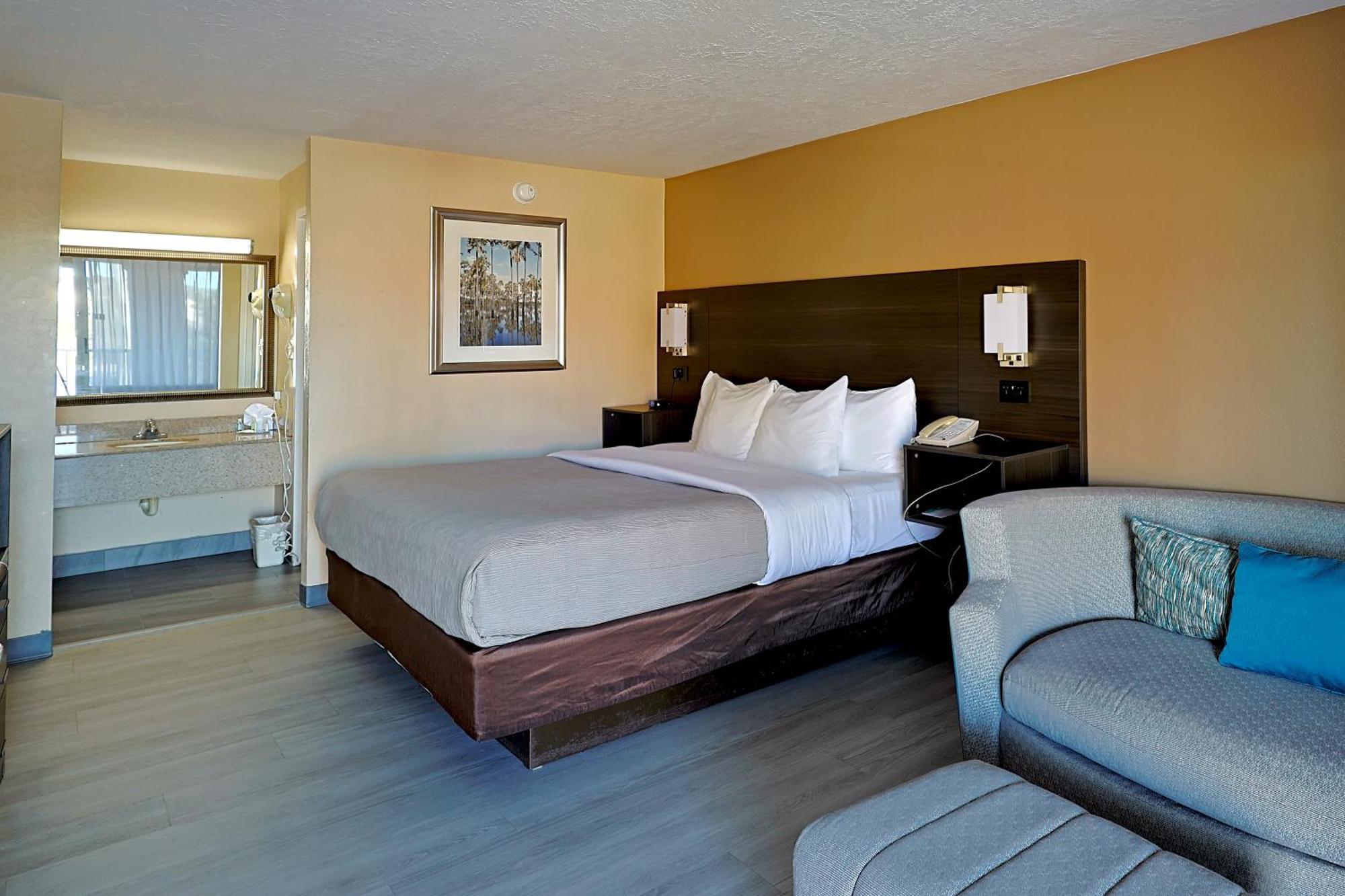 Quality Inn Kennedy Space Center Тайтусвилл Экстерьер фото