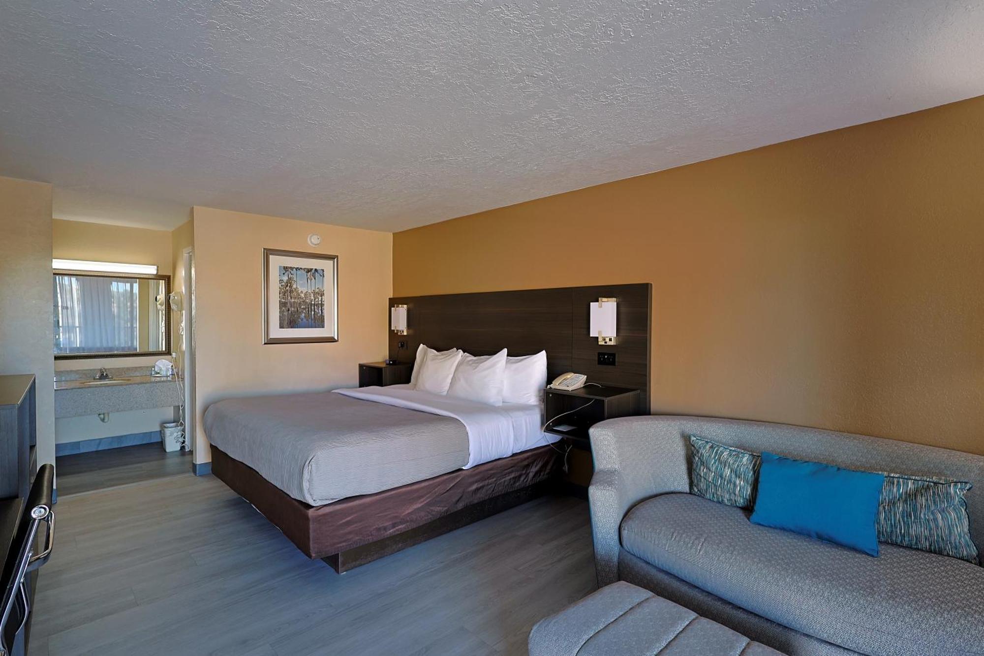 Quality Inn Kennedy Space Center Тайтусвилл Экстерьер фото