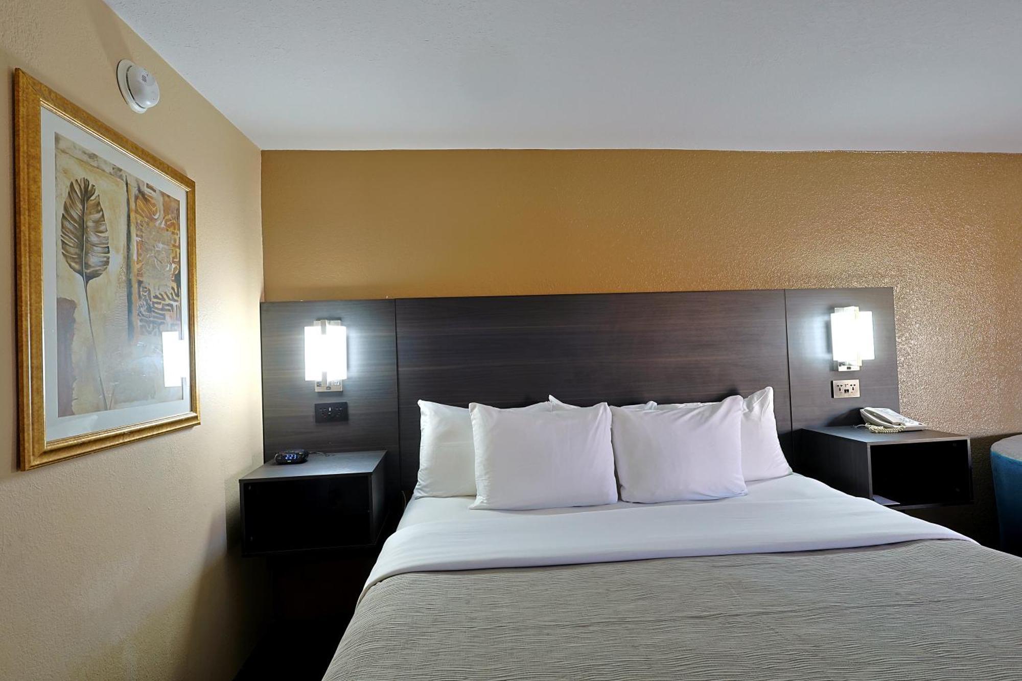 Quality Inn Kennedy Space Center Тайтусвилл Экстерьер фото