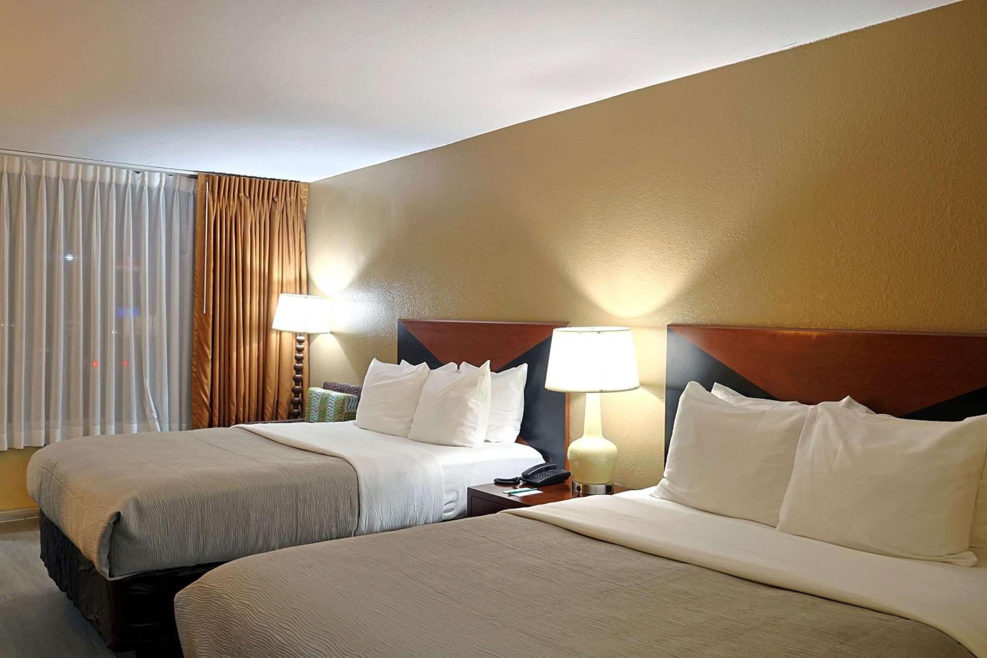 Quality Inn Kennedy Space Center Тайтусвилл Экстерьер фото
